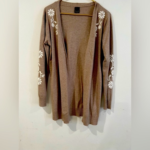 Aaeda Sweaters - AAEDA Embroidered cardigan in sand color, medium size